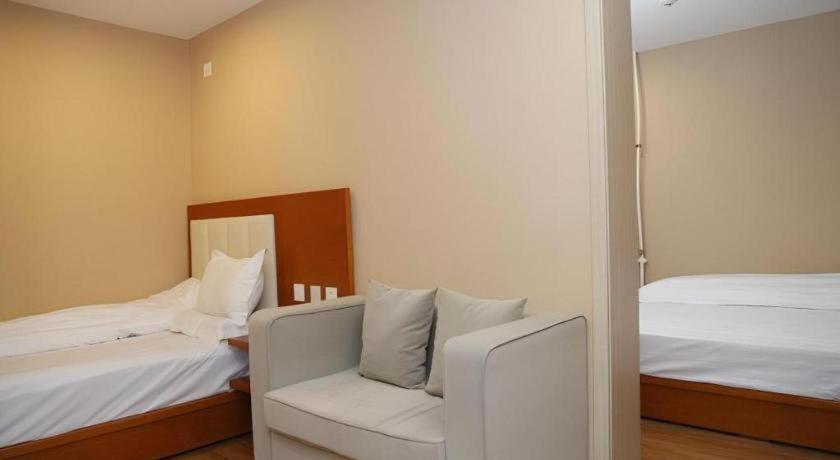 Beijing Yi Jia Hotel 外观 照片