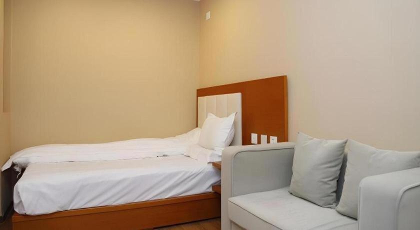 Beijing Yi Jia Hotel 外观 照片